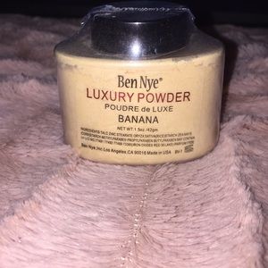 Ben Nye Luxury Banana Powder